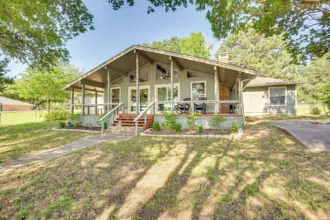 Gun Barrel City Vacation Rental | 3BR | 2BA | Step-Free Entry | 1,400 Sq Ft