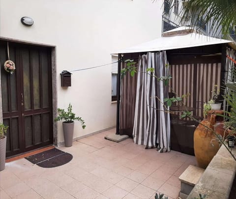 Entrance / Reception