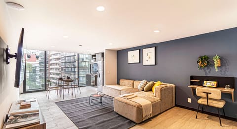 El mobiliario, la decoración y los servicios pueden variar ligeramente.