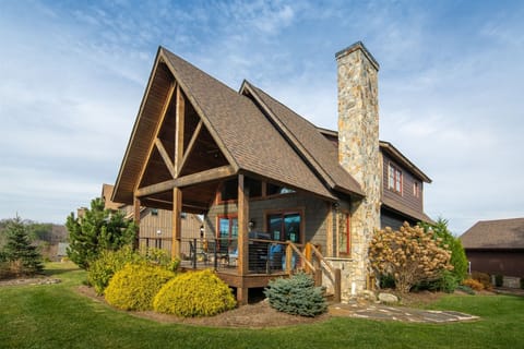 Starry, Starry Night is a beautiful home in a gated community.