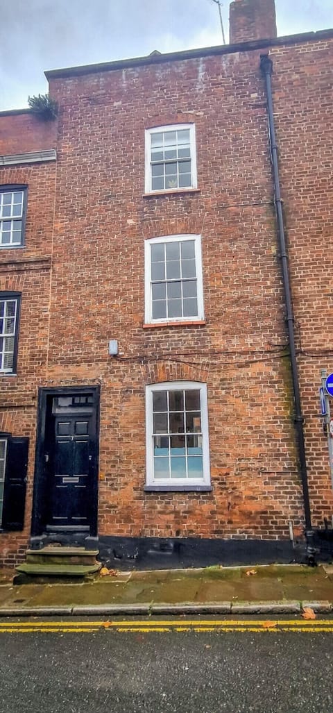 Chester Holiday Rental Chester Outside