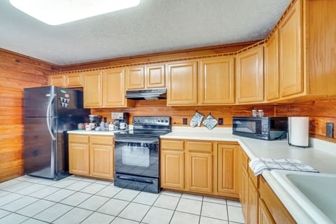 Kitchen | 1st Floor | Keurig & Drip Coffee Makers | Blender | Cooking Basics