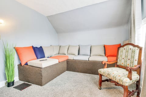 Cincinnati Vacation Rental | 1BR | 1BA | Stairs Required | 600 Sq Ft