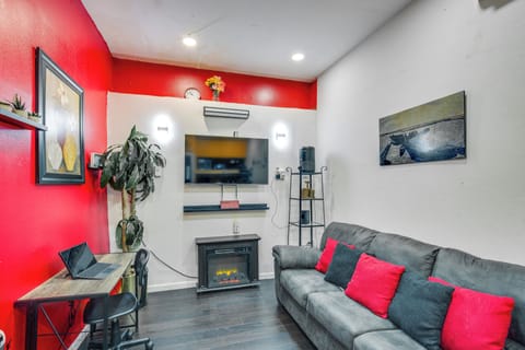Dallas Vacation Rental | Studio | 1BA | 600 Sq Ft | 1 Step Required