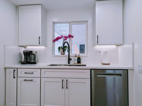 PXL 20240528 004335202