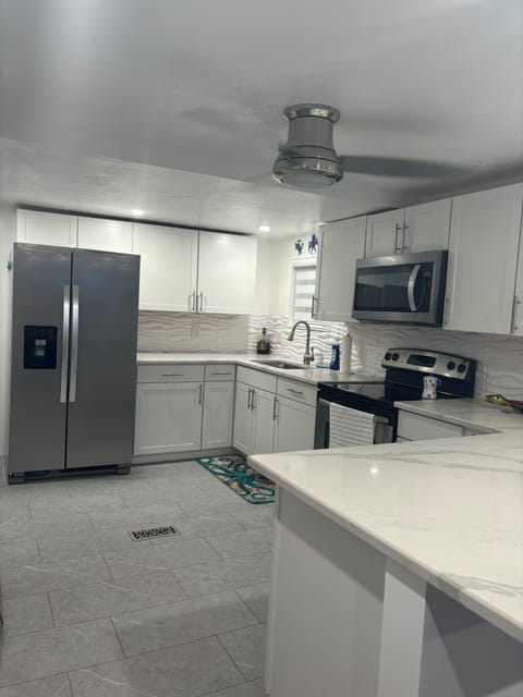 Beautiful open kitchen!