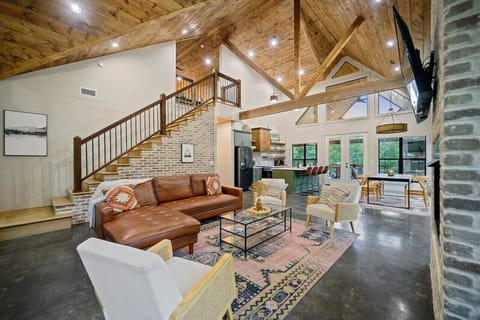 Our living room: the heart of home and the place where memories are made. ❤️🏠