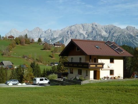 Ferienhaus Almfrieden - Holiday home, shower and bath, WC, 4 or more beds House in Schladming