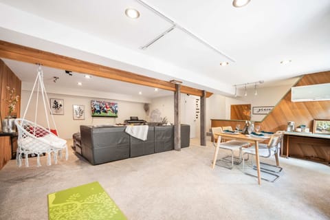 You have the whole space for you