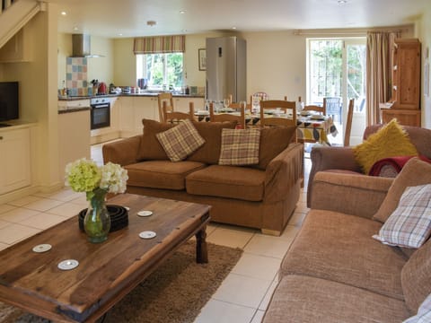 Open plan living space | Lily Pad 6 - Lily Pad Cottages, Nassington, near Stamford