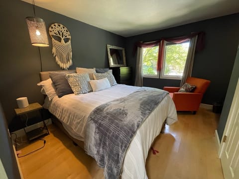 Bedroom 2 with Queen bed and desk