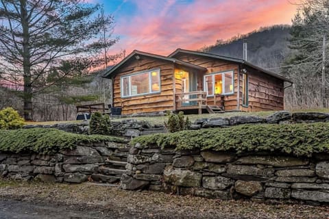 Grandview Cabin at sunset.