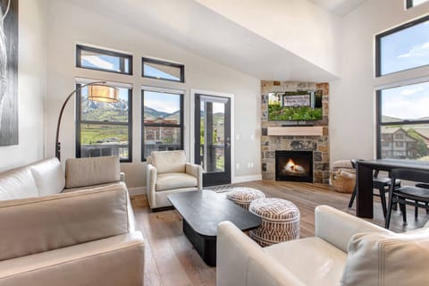 Mayflower Lakeside 302-14 by Moose Management: