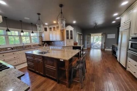 33bce21f 163c 448c 8469 1a087d16fa2d