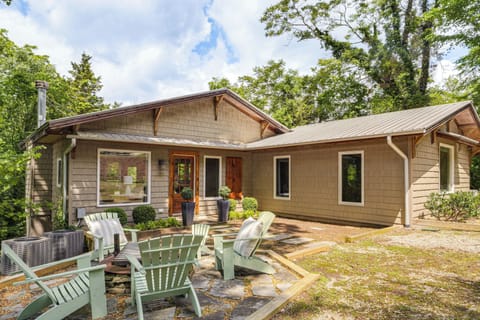 Silver Point Vacation Rental | 4BR | 3BA | 1,000 Sq Ft | Small Step to Enter