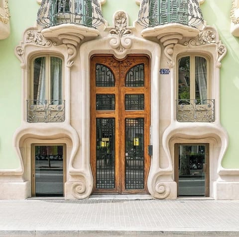 Stunning entrance of the building!