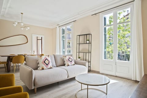 Superior 3 bedrooms+2 bathrooms unit