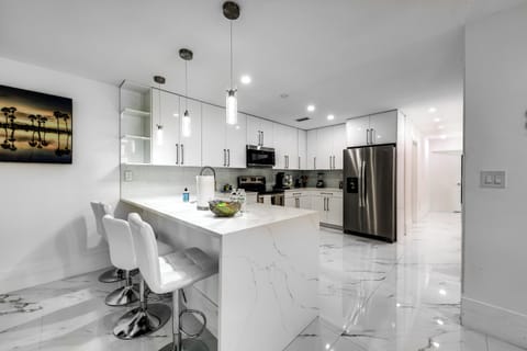 Kitchen | Keurig Coffee Maker | Toaster | Blender