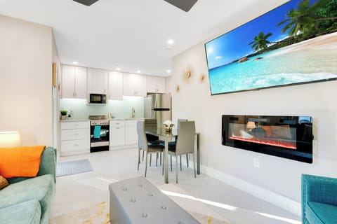 65 inch 4k UHD Roku Tv, SUPER FAST (1000 Mbps Internet) Fireplace Luxury.