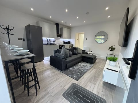 Living Room / Lounge