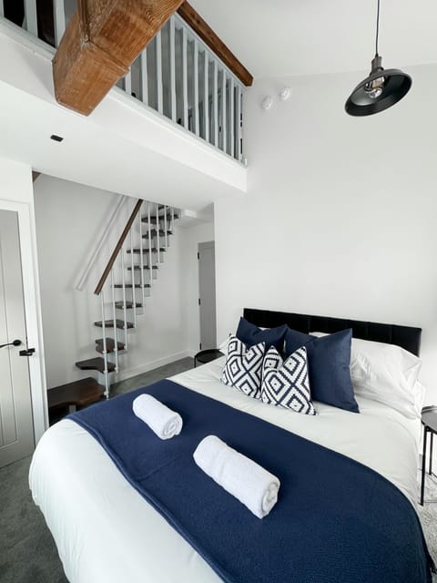 Apartment 3 Bedroom King Configuration