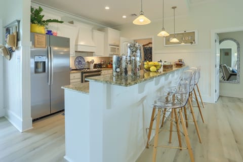 Kitchen | Cooking Basics | Trash Bags/Paper Towels