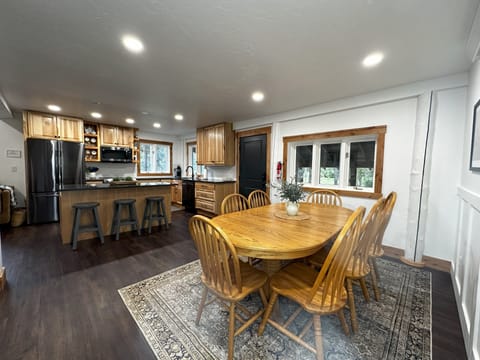 Kitchen with bar and Dining Room with Expanding Table