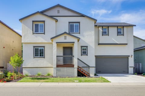Stockton Vacation Rental | 4BR | 3BA | 2,225 Sq Ft | Stairs Required