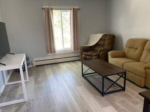 Living room with 50" tv