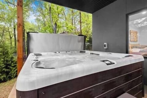 8d773e89 ec79 4b95 806e aaa47808afba