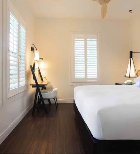 Unit with Queen bed. Exact unit will be assigned upon arrival. Views, colors, and decor may vary.