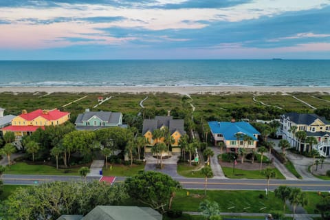 Welcome to your oceanfront paradise!