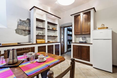 Dining Room, Food, Kitchen