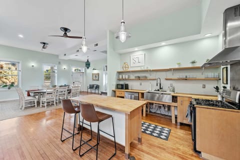 Elevate your culinary skills in a modern kitchen setup complete with a convenient center island and a high-performance stove top oven. 🌟🔪 #CookingPassion