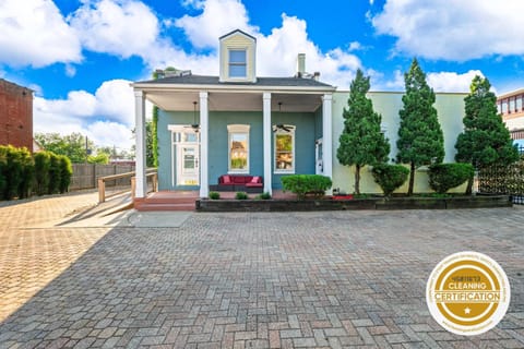 Step into this charming  ABODE with a vibrant feels, the perfect spot for cozy stay. 🏠❤️ #HomeSweetHome #ColorfulLiving #CozyVibes