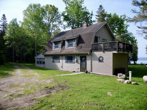 Sticks & Stones with Bunkhouse on Drummond Island (3888)