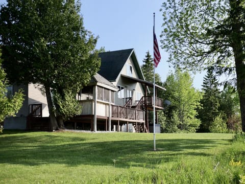 Woodsmoke Lodge on Drummond Island (4246)