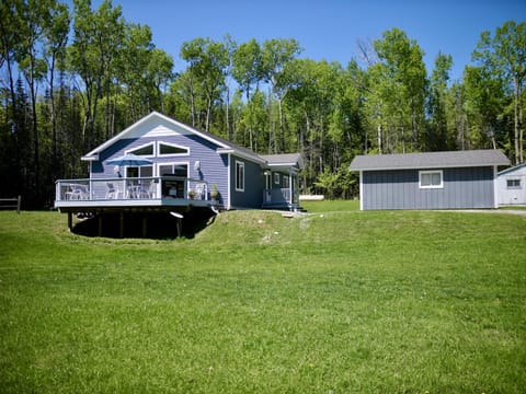 Ja-Jen Island Escape on Drummond Island (2983)