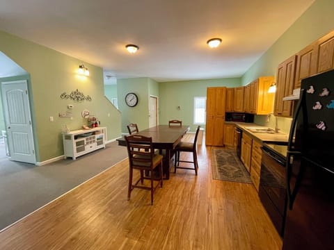 Trillium on Drummond Island (4314)