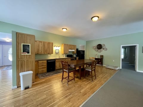 Trillium on Drummond Island (4312)