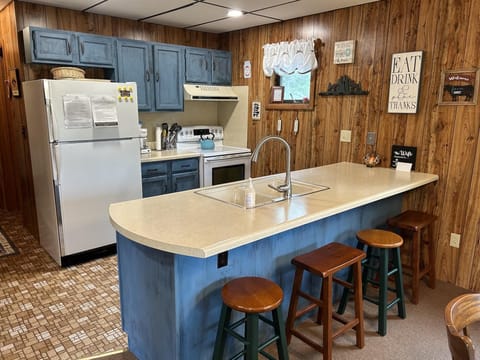 At the Trails on Drummond Island (4498)