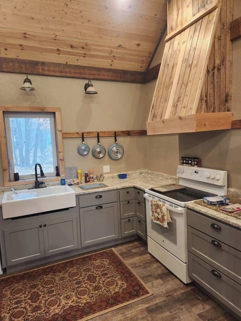 Fully Stocked Kitchen