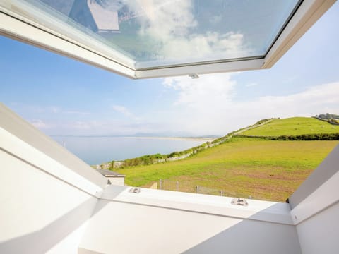 View | Goppa, Llandanwg