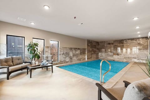 Personal private indoor pool in the cabin!