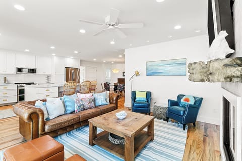 Ample seating, perfect for entertaining friends and family.