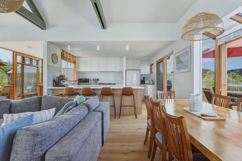 Living & Kitchen