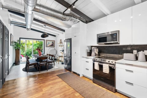 stunning brand new European kitchen