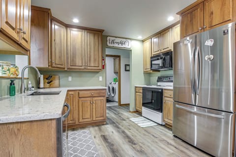 Kitchen | Cooking Basics | Keurig Coffee Maker | Drip Coffee Maker | Main Level