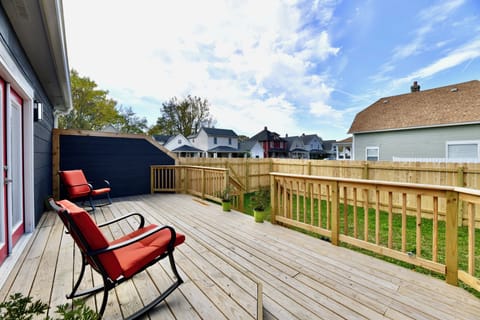 Sit in the back and relax w/ a morning cup of coffee or late-night glass of wine