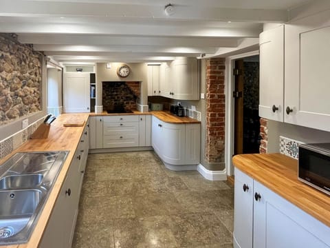Hope Cottage, East Rudham: A well-equipped, user friendly kitchen